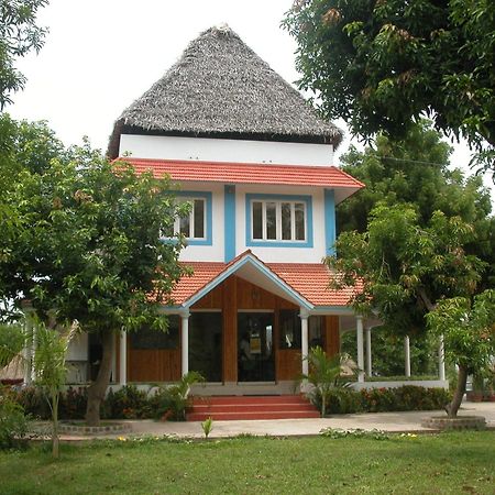 Prince Park Pondicherry Esterno foto
